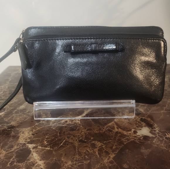 Coach Shiny Black Leather Wristlet EUC - Picture 6 of 16